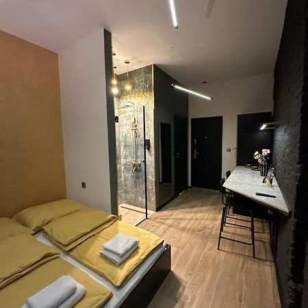 Darkhouse Fondovalle Lodz  Exterior photo